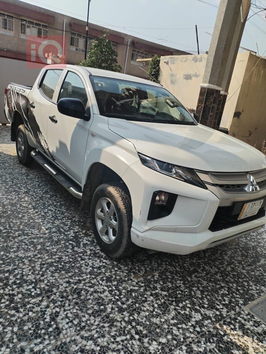 میتسوبیشی L200